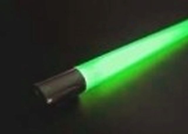 125er LED Leuchtstab DUNKELGRÜN 18W 125cm lang mit 2m Eurosteckerzuleitung Nur zur Verwendung in trockenen Räumen hohe Lebenserwartung von ca. 26.000h Leuchtmittel nicht wechselbar 