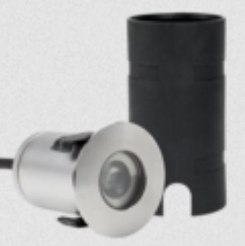 Bodeneinbauleuchte Inground Alpha R LED 1,6W 830 aus Edelstahl 316 mit 25° Abstrahlwinkel und IP67 für den Außeneinsatz Bodeneinbauleuchte Inground Alpha R LED 1,6W 830 aus Edelstahl 316 mit 25° Abstrahlwinkel und IP67 für den Außeneinsatz