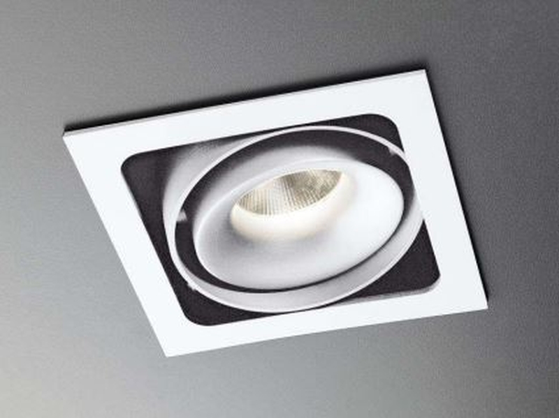 LED Einbauleuchte Claero square 15W 3000K Leistung: 15W Bauform: Eckig Lichtfarbe: 3.000K (warmweiss) Abmessung: 130x130x127mm Lichtstrom: 905lm Perfekte Farbewiedergabe: R