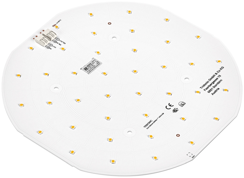 LED Modul CLE 12,7W 220mm 2500lm 827 ADV5 EM Notlicht geeignet Lichtstrom: 271lm bis 2900lm Leistung: 12,7W 250mA - 600mA bestrombar Moduleffizienz bis zu 176lm/W Farbtempe LED Modul CLE 12,7W 220mm 2500lm 827 ADV5 EM Notlicht geeignet Lichtstrom: 271lm bis 2900lm Leistung: 12,7W 250mA - 600mA bestrombar Moduleffizienz bis zu 176lm/W Farbtempe